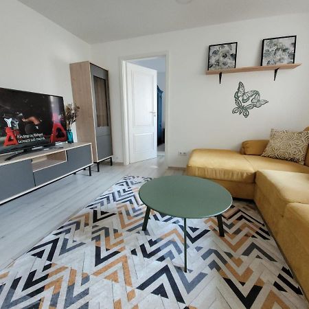 Lovely Apartment Near City Center Cluj-Napoca Luaran gambar