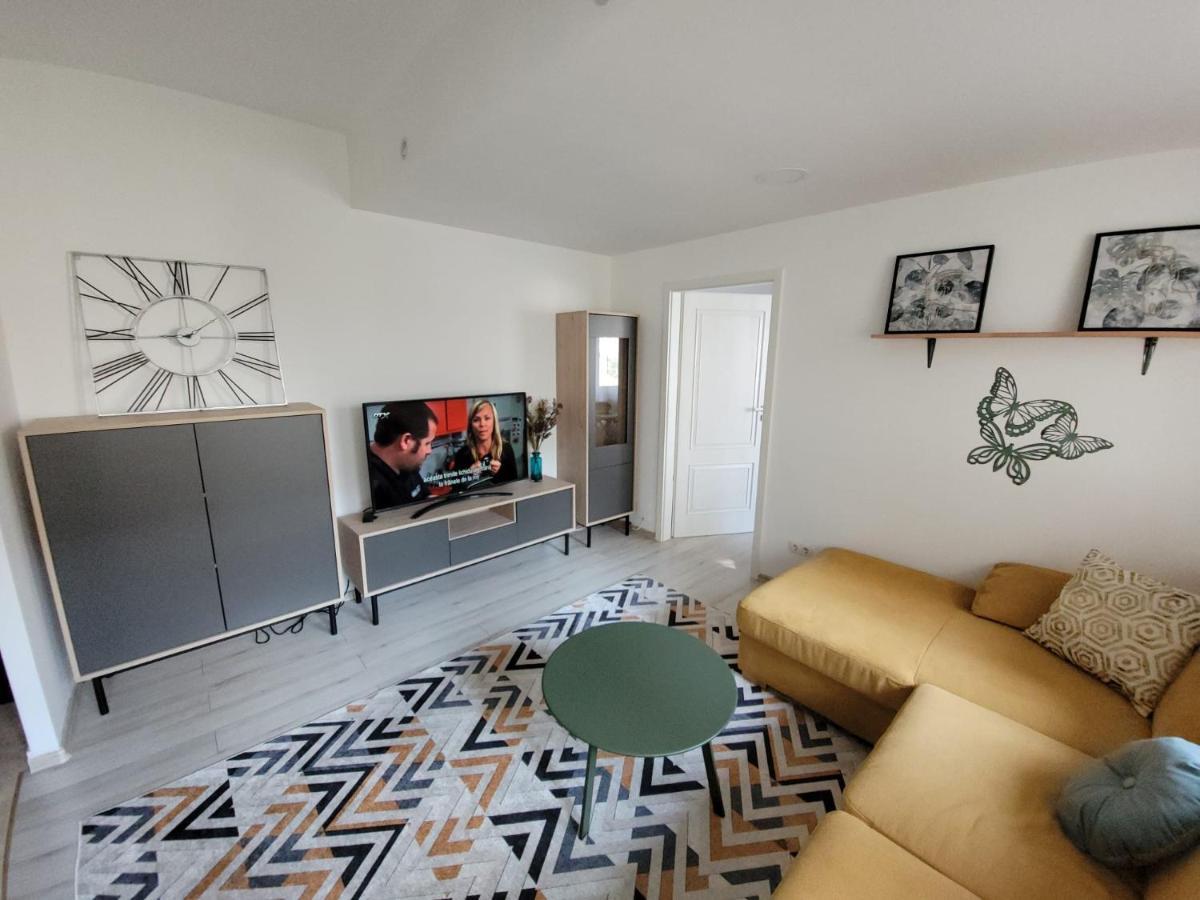 Lovely Apartment Near City Center Cluj-Napoca Luaran gambar